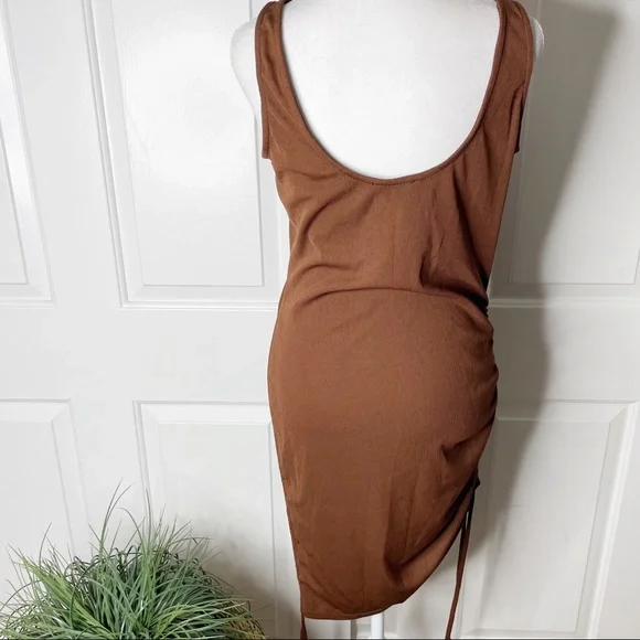 J.O.A side ruched bodycon dress (L) - Picture 9 of 14